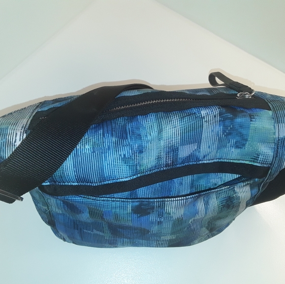 Lululemon Festival Bag II 5L - Picture 4 of 5